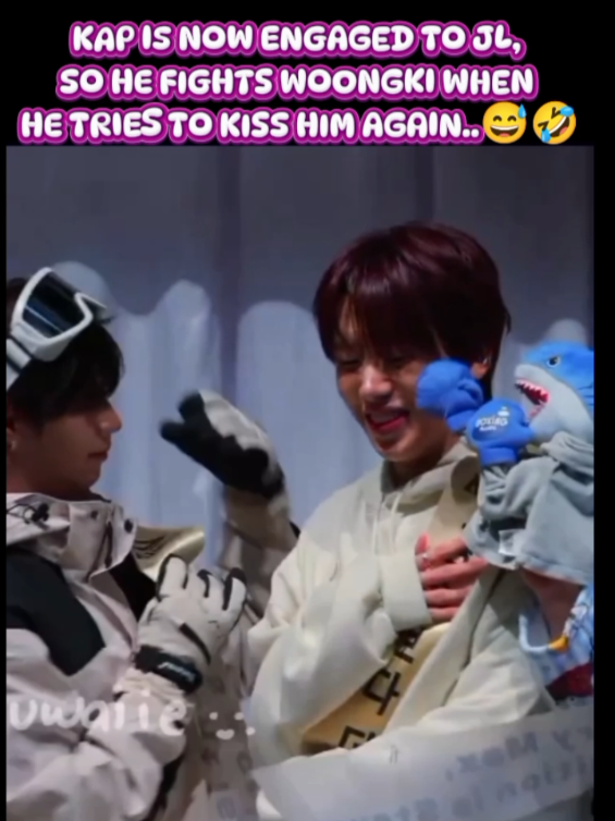 KAP IS NOW ENGAGED TO BOSS, SO HE FIGHTS WOONGKI WHEN HE TRIES TO KISS HIM AGAIN...😅🤣 WALA KA TALAGANG PAG ASA CATHERINE KAY KAP PERO SUSUPORTAHAN PADIN KITA TRY AND TRY LANG🤭🤣 #stejay #foryou #trending #ahofsteven #ahof_jl 