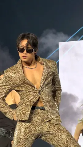 kancing, lo kalo sekira nya udh gakuat silahkan melepaskan diri aja🙏🏻 trims #mingyu #seventeen 