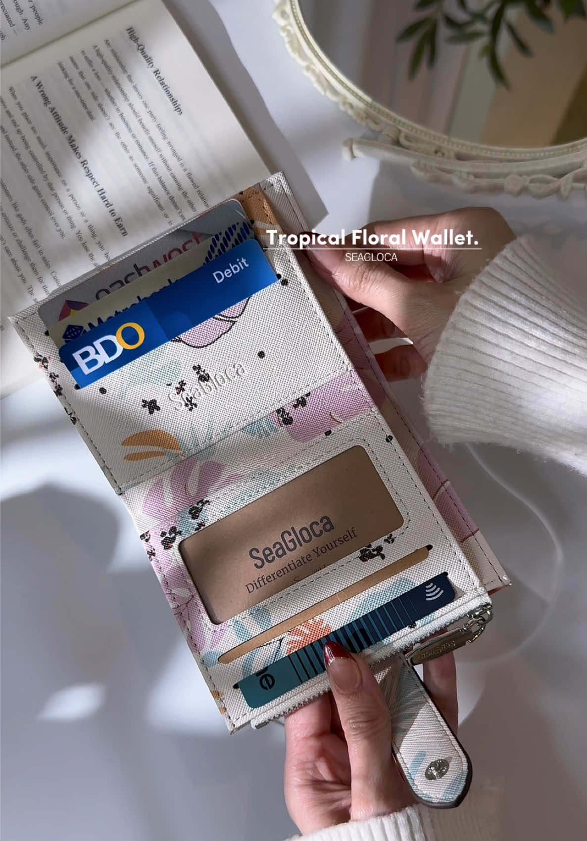 1M/10! This floral wallet is such a steal! —grabe kana @SeaGloca Official ── .✦ #shortwallet #seaglocawallet #seagloca #womenswallet #wallet 