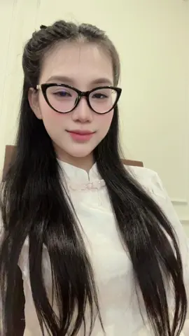 Tvan thật nói thật thì mí bà hông tin đâu , chê ổng chê eo thắc mắc đủ kiểu 