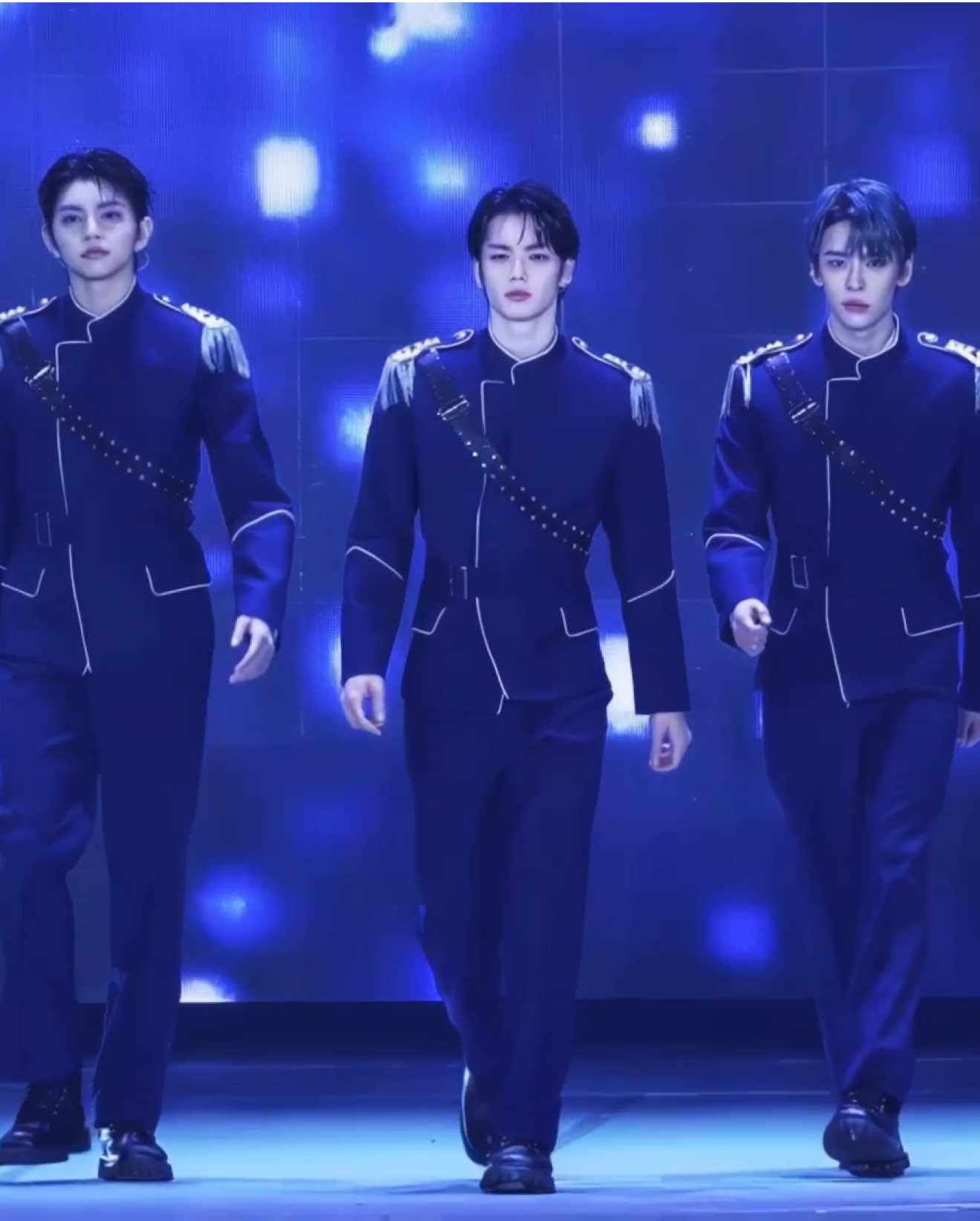 Center ©Sakkilove #hamin #haminlee #leehamin #하민 #smtr25 