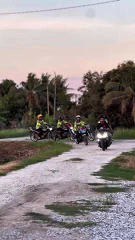 Photoshoot @MARYJANE RACING 🔥 @ZIQSPEED⚡️ goreng doloo🤣 #maryjaneracing #nopipenoparty #ziqspeed⚡ #fyp #rxzstilltheboss 