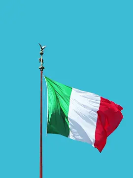this is italy 🇮🇹🔥✊#creatorsearchinsights ##foryoupage #fyp #foryou #trending 