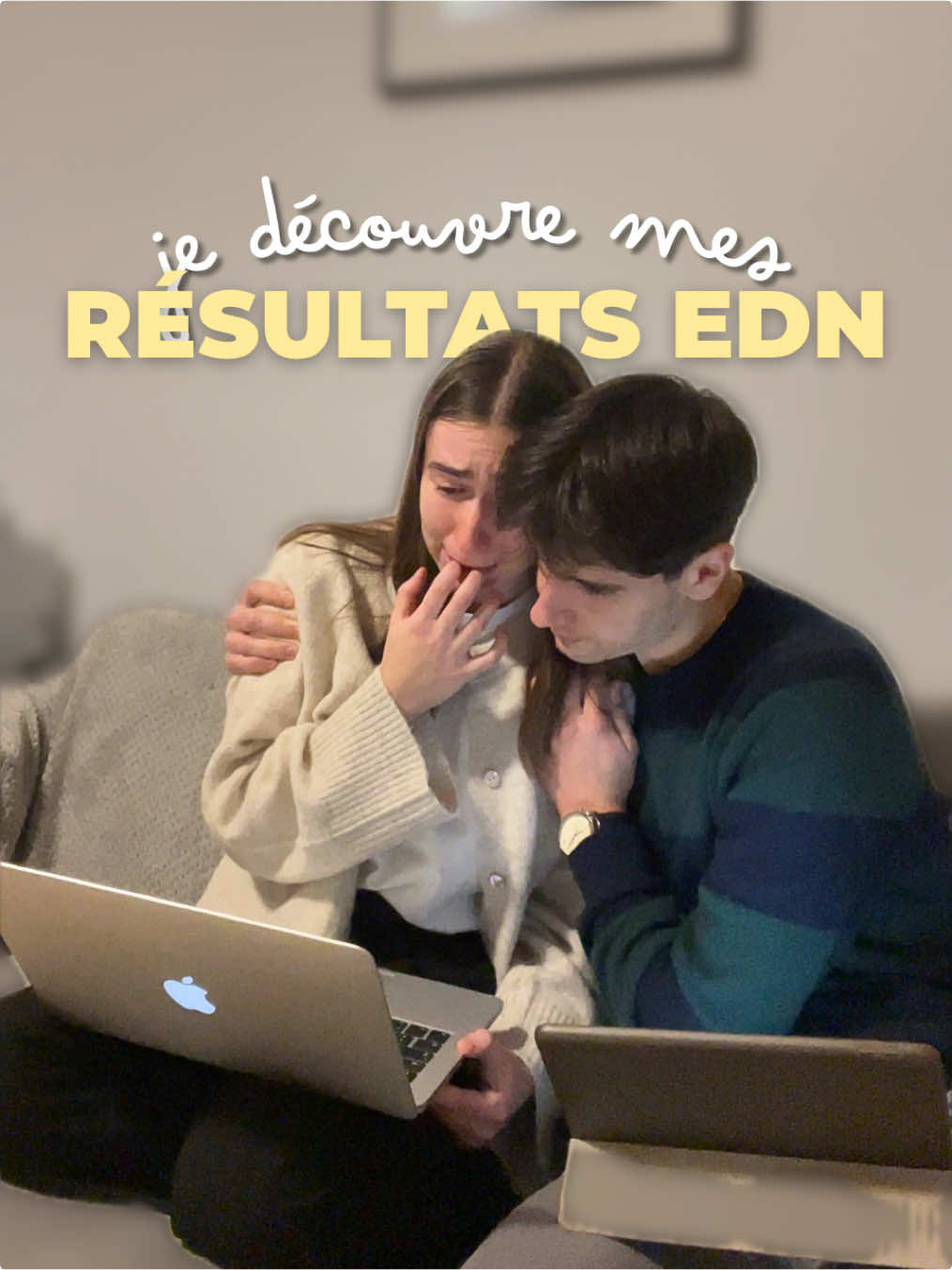 J’ai longtemps hésité à vous poster cette vidéo… tout simplement parce qu’elle me montre dans une position vulnérable.  Mais je voulais aussi vous partager ce que sont les études de médecine… pour de vrai. Sans « romantiser » comme on le voit partout maintenant.  Être étudiant en médecine c’est des grosses remises en question à chaque instant, que ce soit en découvrant des résultats qui ne sont jamais à la hauteur de nos attentes ; que ce soit en stage quand on ne sait pas répondre à des questions soit disant « simples » et qu’on nous rabâche que ça « c’est la base de la médecine, tu devrais le connaître par cœur maintenant » ; que ce soit en garde quand à 5H00 du matin on n’arrive plus à être efficace… et j’en passe. 🥺 Et je voulais surtout vous rappeler que dans ces moments là, même si pour eux nous ne sommes qu’un chiffre affiché sur les écrans, nous sommes des êtres humains. C’est normal d’avoir des coups de mou, des moments où on travaille moins, des périodes où on n’a plus envie…  Mais malgré tout ce qu’on peut nous répéter, on donne le meilleur de nous même et on devrait être fier de nous!! Parce qu’à la fin, on sera tous médecins, et on sauvera tous des vies. 🫶🏻✨ #edn2025 #medstudent #etudiantmedecine #edn #concoursmedecine 