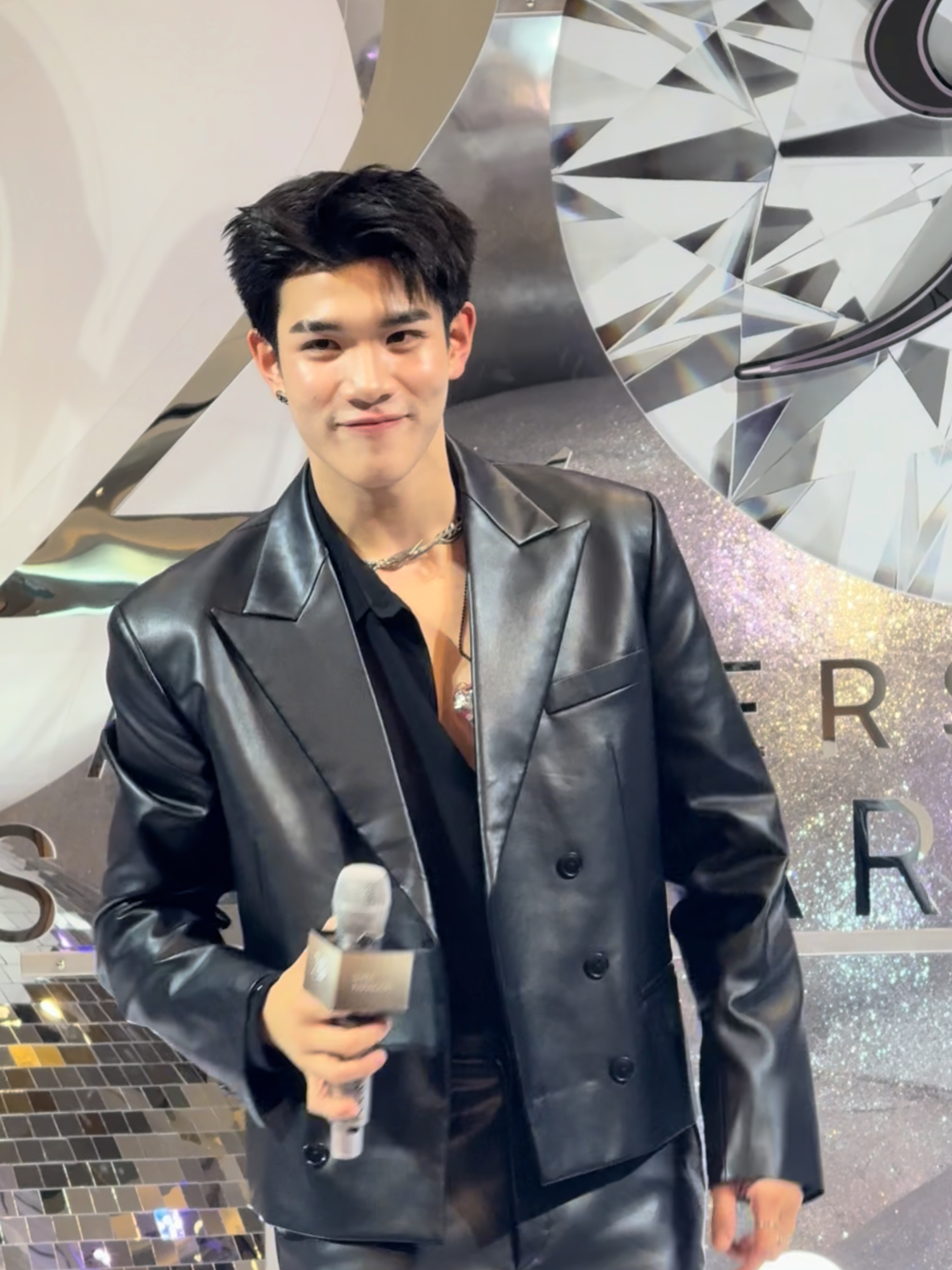 วันนี้วันดีวันที่องค์ชายสี่พาน้องง้อมาเยือนพารากอน 👏🏻 #Fourthnattawat ร่วมงาน สยามพารากอน ครบรอบ 20 ปี “A Journey of Extraordinary Dreams” บนเวที Grand Celebration Stage แฟชั่น ฮอลล์ ชั้น 1 สยามพารากอน FOURTH AT SIAM PARAGON #SiamParagon20thAnniversaryxFourth #SiamParagonCelebration2026 #TheMagicalCelebration2026