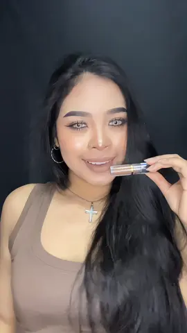 💋💋 @Usamanee Vaithayanon @UZICOSMETIC #ขวัญอุษามณี #UZI #uzicosmetic #Usamanee #ลิปลาป่วย 