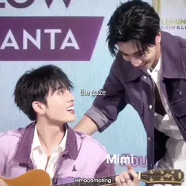 he looks at his world #perthsanta #perthtanapon #santapp #fyp #foryou 