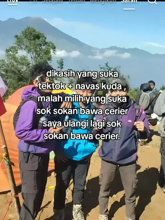 🗣️: boleh minta air bg? 🗣️: pinjam kompor bg, buat seduh kopi 🗣️: ada logistik lebih bg? 🗣️: numpang ditenda ya? diluar hujan deras CANDA BANG !!!  #pendakigunung #gunung #gununggede 
