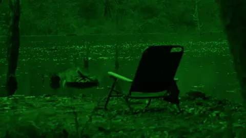 انصح برتداء السماعات 🎧  #سيد_سلام_الحسيني 