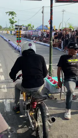semangattt ini masih menyalaa jendrall🔥 @Chetol garage @ilhamkusuma16 #manahadapmanagement #chetolgarage #herex300cc #manahadaproadrace 