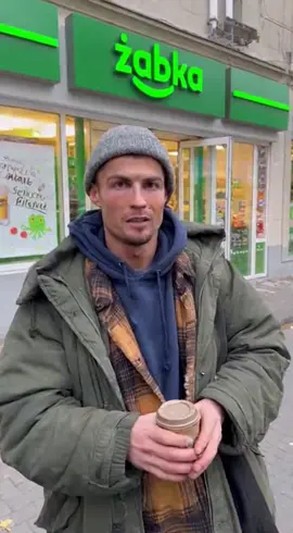 ronaldo żuli koło żabki #sora #ai #fyp #viral #popular 