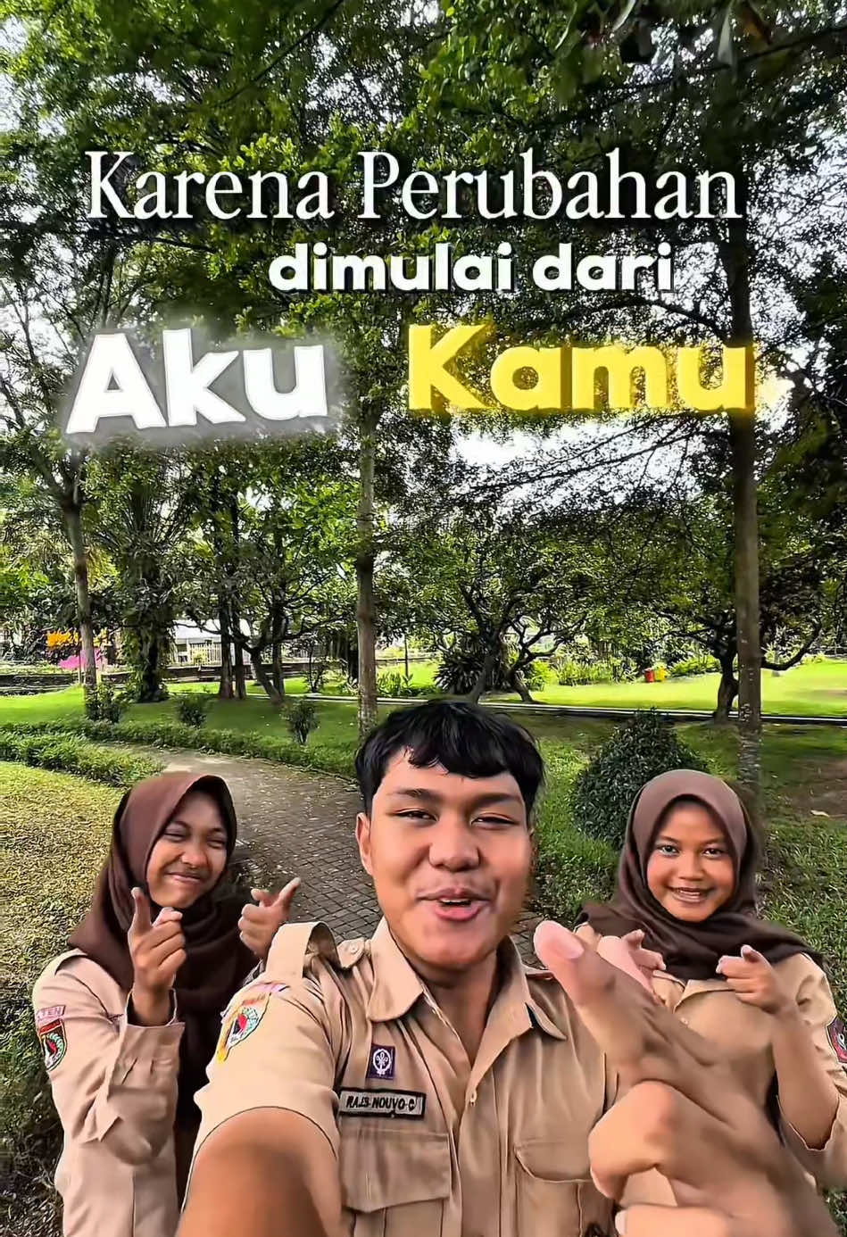 Sekolah kalian udah dapet program Makan Bergizi Gratis (MBG) belum nih? ⁉️ 🍽️ Program MBG hadir untuk mengatasi masalah gizi buruk dan stunting di Indonesia, sekaligus mendukung tumbuh kembang anak-anak serta meningkatkan kualitas pendidikan di tanah air. Tapi sayangnya, belakangan ini banyak sekolah melaporkan adanya sisa makanan MBG yang cukup banyak 😕 — entah karena rasa, tampilan, atau bukan selera siswa. Padahal, semakin banyak makanan terbuang, semakin besar pula food waste yang dihasilkan. Saat sisa makanan membusuk, ia melepaskan gas metana (CH₄) yang efeknya 25 kali lebih berbahaya dari CO₂! 😰 Kebayang nggak dampaknya buat bumi kita? 🌏💨 #DiesNatalisUPNYK2025 #UPNYKFair2025 #VideoKontenEdukasi #SustainableDevelopment #MakanBergiziGratis 