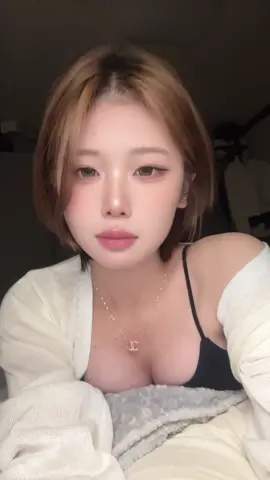 머리 스타일 바꿨지롱