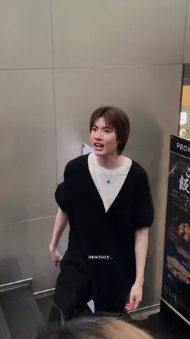 น้องมิเชลไม่สบายนอนเลยน้าา เฮียสิบจัดการเอง เฮียสิบแข็งแรง 💪🏻 @Michael Scofield @TOPTEN  #michaelkvs #Toptenss #MichaelTopten #MCTT 