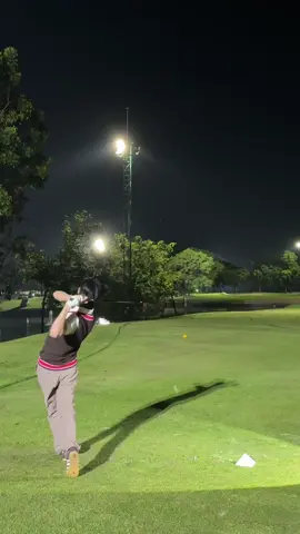 its cold outside so i can golf #tthomastc 