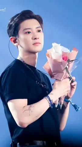 menghalu adalah bahagia tersendiri 🤣 lebih ke hobi sih ya kalau menghalu chanyeol #parkchanyeol #chanyeol #chanyeolexo #exo 