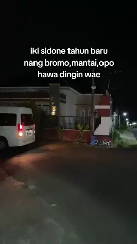 siap menemani natal dan tahun barumu,bisa reservasi sekarang langsung dm atau hubungi nomor yang ada di bio #berkahgroup #madiun24jam #rentalmobilmadiun #hiacepremio #hiaceindonesia 