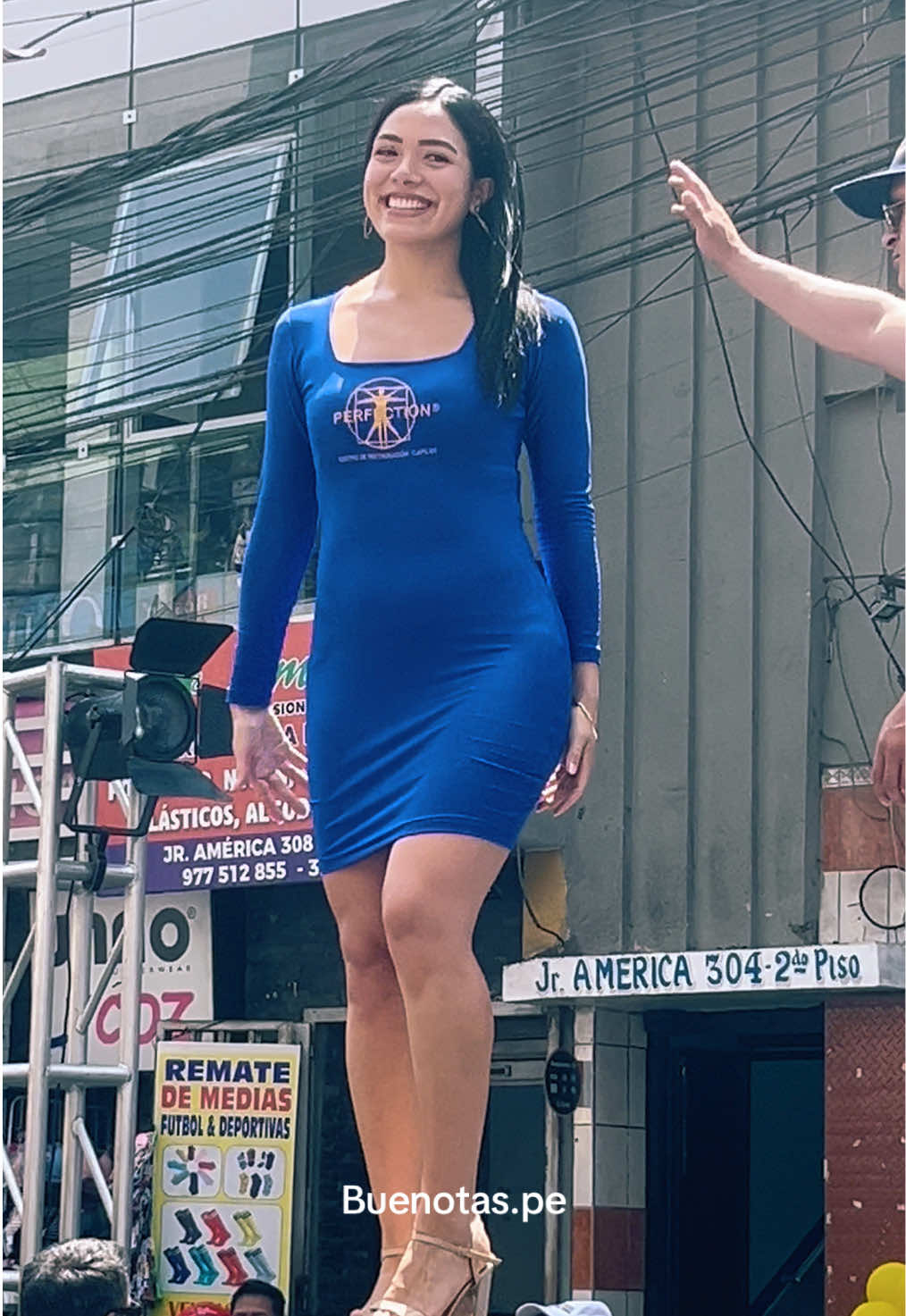 ❤️🤍❤️ #gamarraperu #gamarrafashion #festivaldelaropainterior #anfitriona #buenotas 