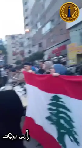 🟠 مشاهد إضافية للمواطنين عند طريق المطار بانتظار مرور البابا لاوون