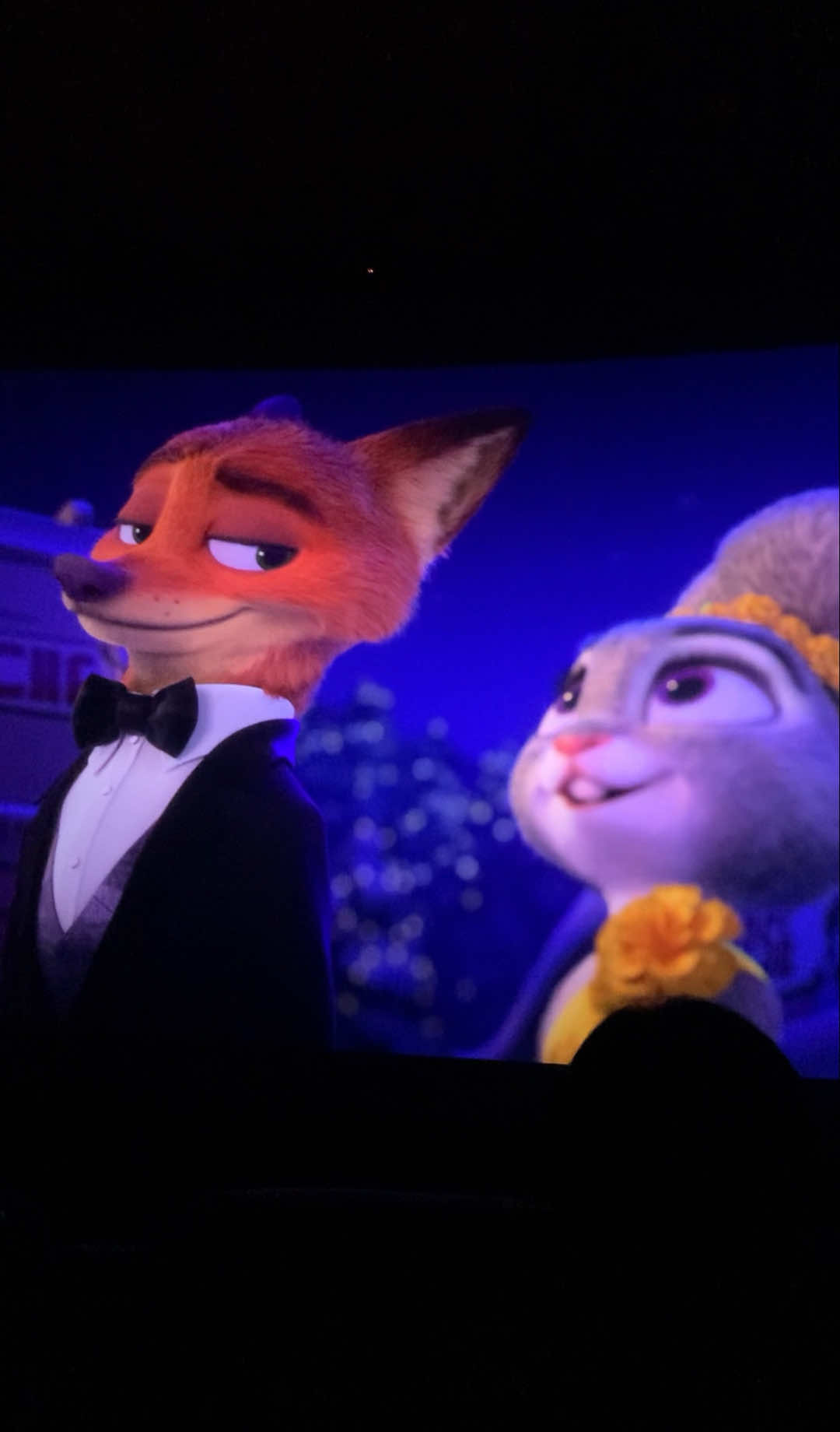 “Tôi sẽ không quan tâm chuyện tụi mình khác biệt, bởi vì thứ tôi quan tâm là cô. Tôi quan tâm cô… Tôi chỉ không muốn nhìn thấy cô bị tổn thương bởi vì không có ai ở trên đời này quan trọng đối với tôi bằng cô” 🥹 #zootopia2 