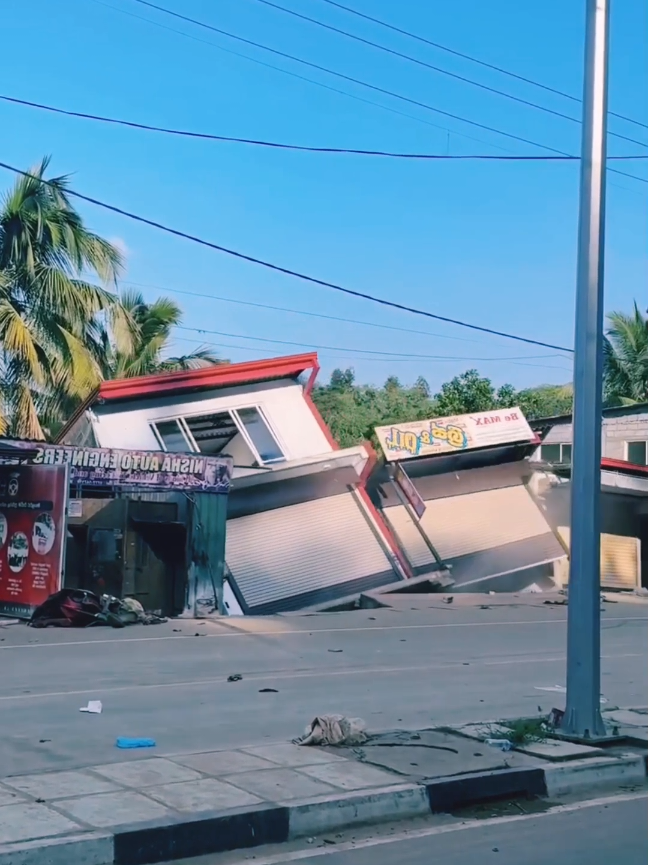 House Landslide Moment Captured | Sri Lanka Heavy Rain Update 🌧️⛰️ #shorts  Heavy rainfall in Sri Lanka has triggered a sudden landslide near a residential area. This short video shows the moment the ground began to shift and the house was impacted. Authorities urge the public to stay alert during extreme weather and follow official safety guidelines. Stay updated with the latest weather alerts and natural disaster awareness tips. #SriLanka #Landslide #HeavyRain #WeatherUpdate 