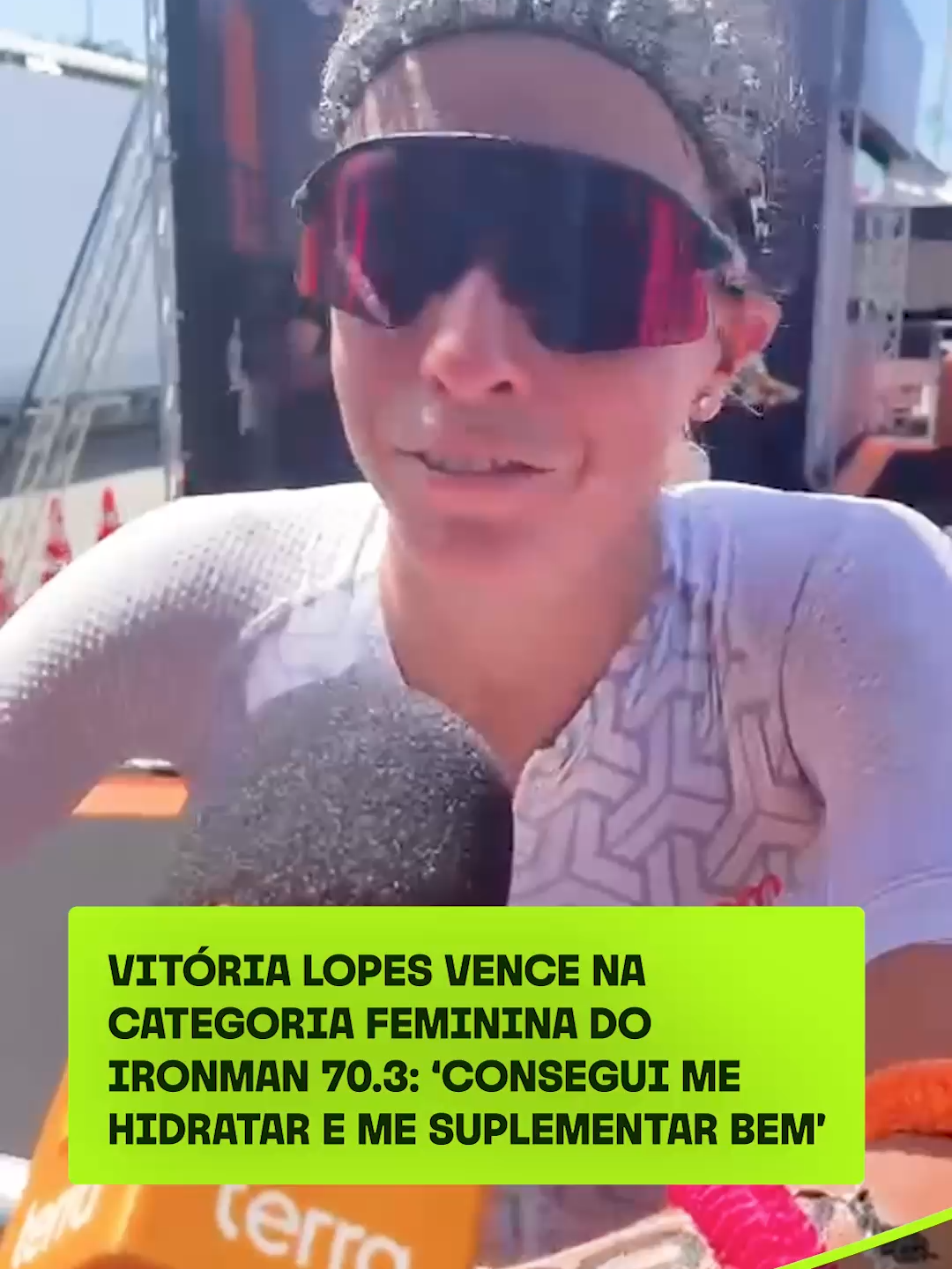 Vitória Lopes domina o Ironman 70.3 feminino! 🏊‍♀️🚴‍♀️🏃‍♀️ Liderou a prova do início ao fim mesmo depois de duas lesões este ano 😱💪 ‘Dedico essa vitória de um jeito muito especial’, disse a atleta! 👏🔥 #ironman703 #esporte #Superação #vitória #aracaju #terraesportes