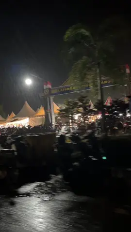 baru nyampe malah hujan🫠 #belitangokutimur #lapangankonigumawang #pasarmalam 