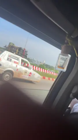 Soubahanalay voiture sent puner devant eh blanc 😅wep 