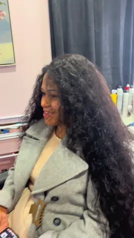 Peinado para novia con sus rizos naturales definidos 🌙✨💫 #bride #hairstyle #wedding #rizado #peiando 