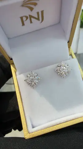 Bông xoàn sang xịn#pnj51trươngđịnhlongan #pnj #trangsuckimcuong #xuhuong #trangsucvang 