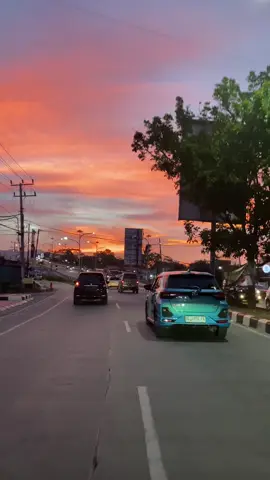 Kemarin sore jingga bercerita, bahwa yang indah tak selalu lama tanpa turunnya hujan, langit seolah memberi kita sedikit waktu ekstra untuk menikmatinya #fypシ゚ #bandarlampung #senja 