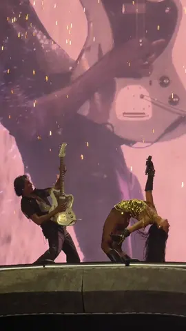 LET’S GO🗣️🗣️  Houdini, RO Tour Bogotá  #radicaloptimism #radicaloptimismtour #dualipa #bogota #colombia @Dua Lipa 