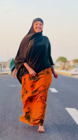 Reer comamet warka isiiya 🤣