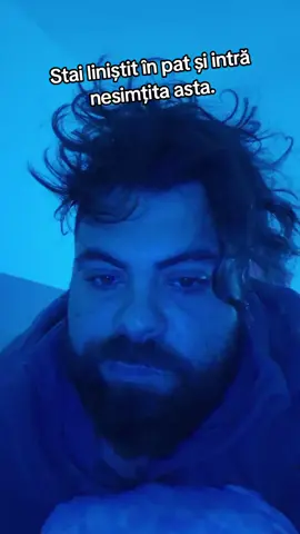 Când stai liniștit în pat și intră nesimțita aia. #fyp 