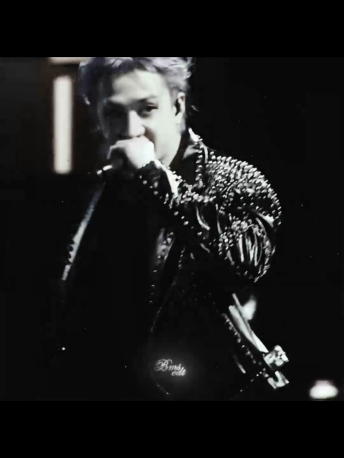 your majesty??? they just SMASHED the stage . ac - audiosbyuvita  . #bmsedt #straykids #mama2025 #aftereffects #kpopfyp #edits #foryou #on #fyp 