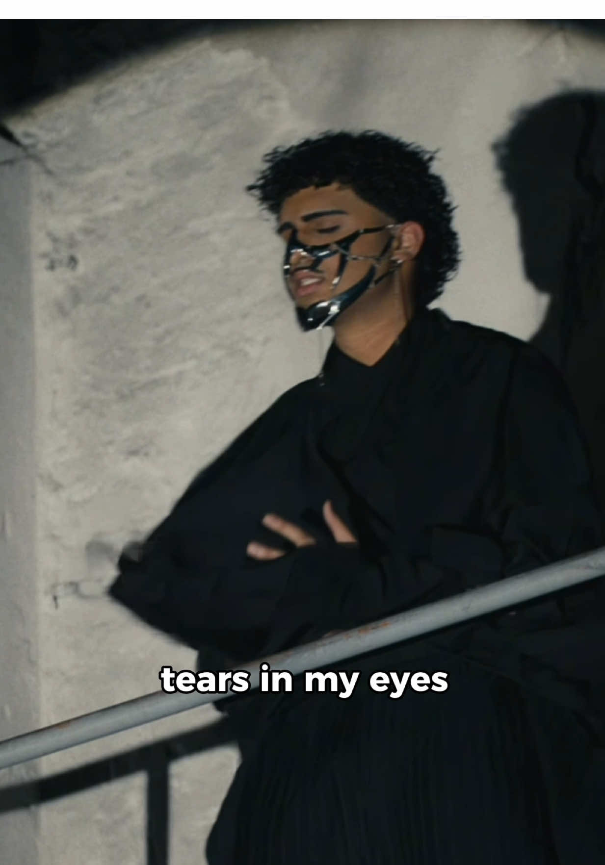 you have to watch the musicvideo and stream the song 🙏🏾