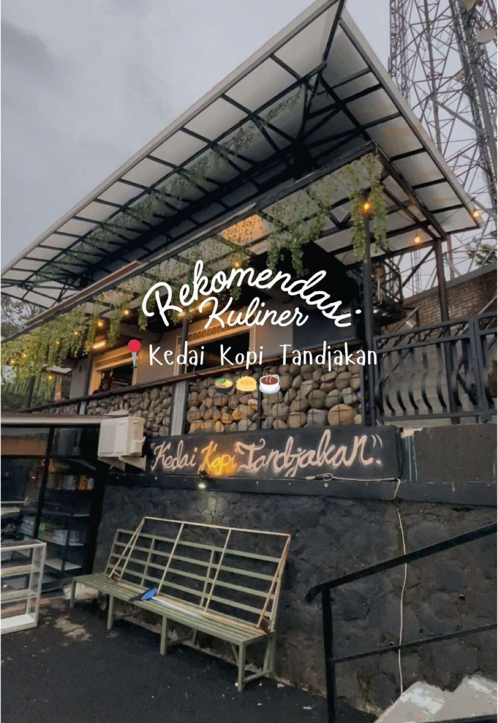Cafe unik yg ada di sentul ini bisa jadi pilihan kuliner buat kalian yg bingung mau kemana🙌 #RedTravelers #URBANVIEWbyRedDoorz #sentulbogor #kulinertiktok 