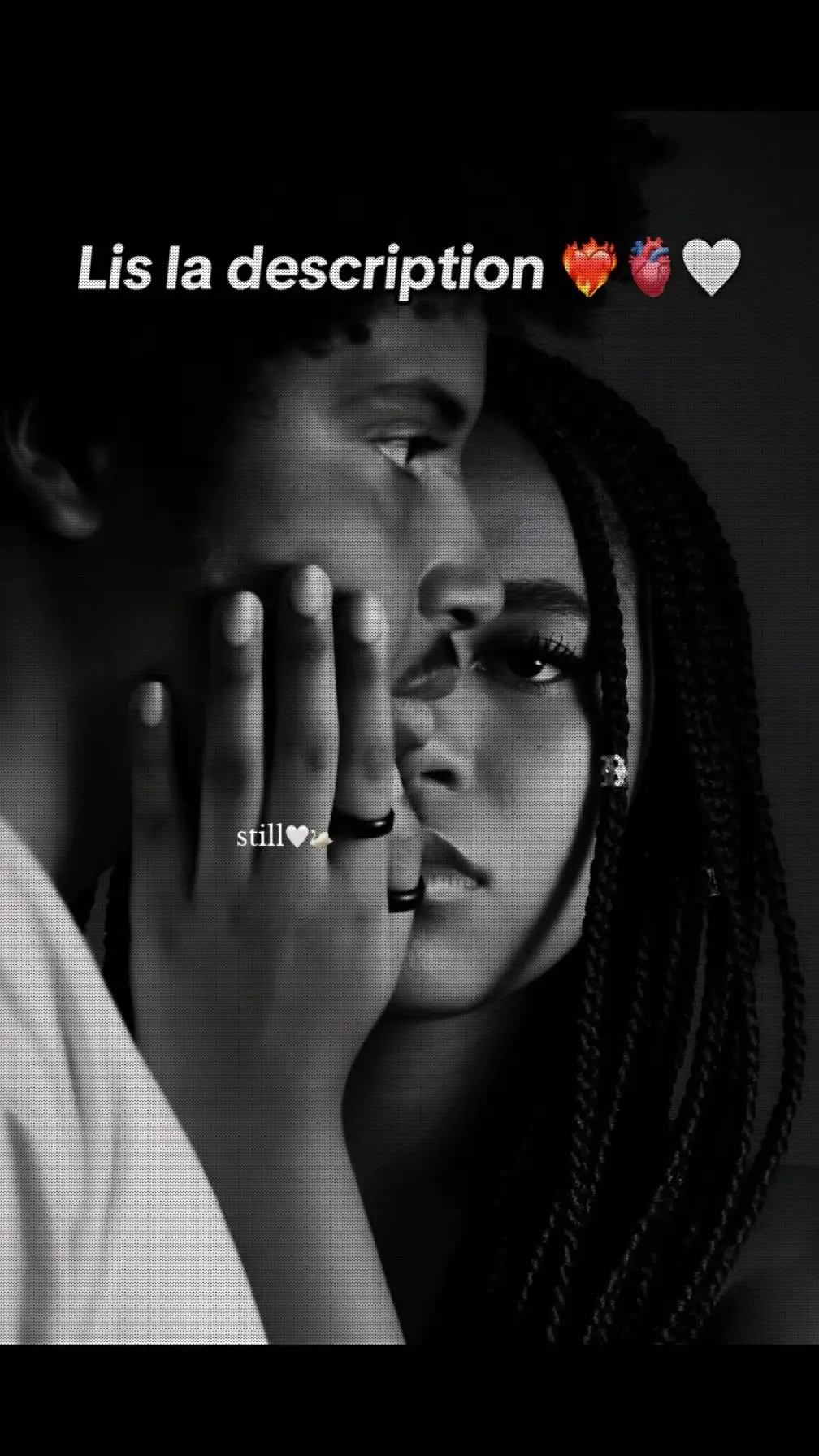 Mon Soleil 🌞 privé 😘💕, Dans le silence de mes nuits ✨ et dans le souffle doux de mes jours 🌤️, c’est ton nom qui revient, comme une prière qui apaise mon cœur ❤️. Tu es la lumière qui adoucit mes pensées 💫, le sourire qui chasse mes peurs 🌙, la tendresse qui berce mon âme quand tout devient trop lourd à porter 💗. Avec toi, chaque instant a un goût plus doux 🍯, chaque regard devient un voyage 🌍, et chaque battement de mon cœur répète ton nom sans se fatiguer 💓. Je ne promets pas un monde parfait, mais je te promets un amour vrai, sincère, profond, un amour qui tient même quand tout tremble 🤍. Parce que toi, mon adorable, tu es ce miracle discret qui change tout… et qui me manque même quand tu es juste à quelques mots de moi 💞.