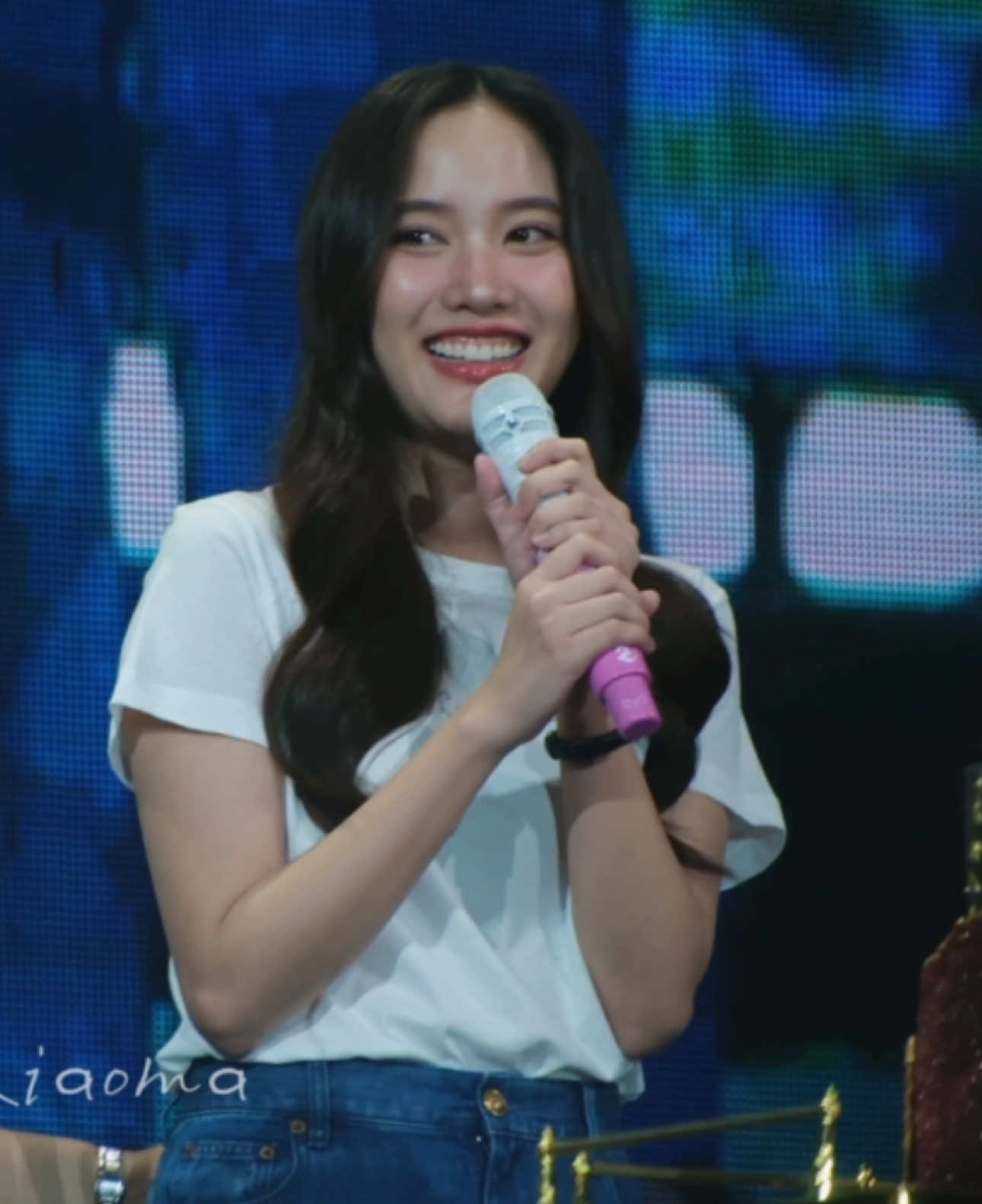 Freen at Becky’s birthday concert #freenbecky #freen #srchafreen #beckyarmstrong 