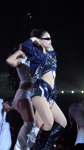 like jennie in sg ❤️‍🔥 #blackpink #jennie #deadlineinsingaporeday3 