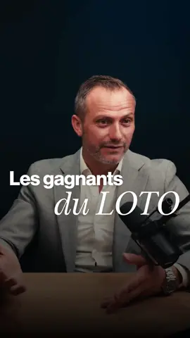 Les gagnants de la loterie, vous savez ce qu'ils deviennent ? J'ai suivi deux d'entre eux en banque privée et le constat est toujours le même. D'un côté, on parle d'investissement, mais eux se préoccupent surtout de montrer leurs dernières acquisitions : « Regardez, j'ai acheté la dernière Lamborghini. J'ai choisi le bleu, l'orange et le vert. » Pourtant, croyez-moi, c'était mission impossible de les sortir de cette spirale. Ils gagnent dix millions, et finissent par être ruinés parce qu’ils dépensent sans réflexion : voitures, fêtes, amis... Dans beaucoup de cas, ce sont de mauvais investissements immobiliers qui les plongent dans la précarité. Le problème, c’est qu’ils n’ont aucune vision long terme. L’argent est arrivé trop vite, et ils le dépensent aussitôt. Peu importe combien vous gagnez, si vous n’avez pas de stratégie et de vision sur le long terme, l’argent ne reste jamais.