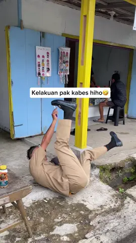 Kades hiho tarik tunai pake KTP😆 #parodilucu #kadesviral #kadeshoho 