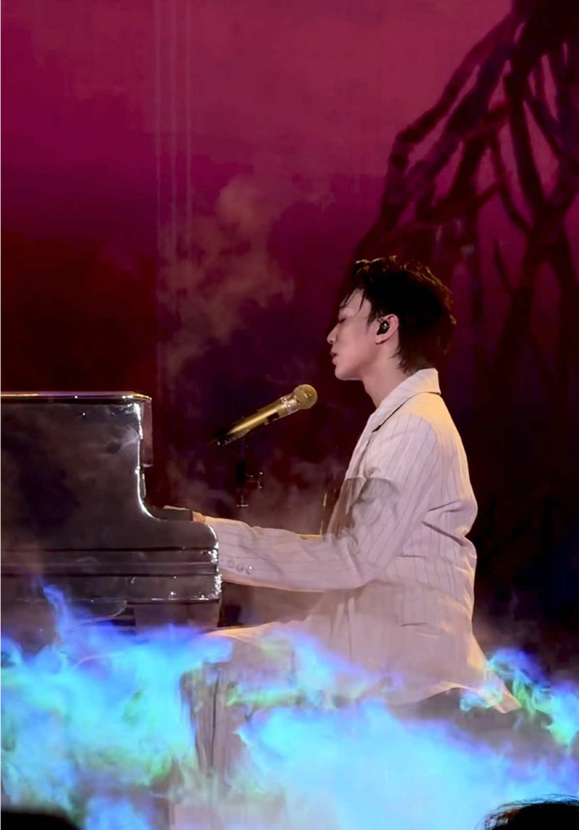 Nhìn nhau thật lâu và chẳng cần nói điều gì.. 💛 Anh đã quen với cô đơn - SOOBIN | ALL-ROUNDER THE FINAL  #SOOBINLIVECONCERT #SOOBIN #ALLROUNDER #fancam #SoobinHoangSon 