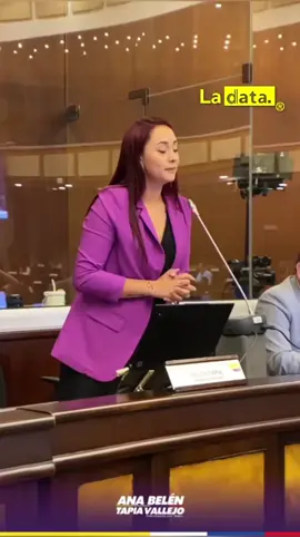 #Tendencia Asambleísta Tapia exige justicia y acción judicial urgente por femicidio de Alison Altamirano. En un emotivo y trascendental momento en el Pleno de la Asamblea Nacional este sábado, la asambleísta por ADN, Ana Belén Tapia, se alzó en voz por la justicia y la vida, solicitando un minuto de silencio en memoria de Alison Altamirano Poveda, una joven oriunda de la provincia de Napo de 23 años, estudiante de Medicina Veterinaria, brutalmente as3sinada la madrugada del 23 de noviembre. Tapia recordó a Alison como una joven 