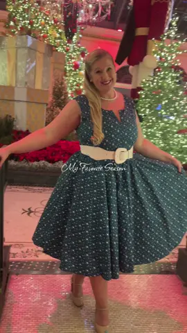 Cozy nights, twinkling lights ✨🎄 Feeling all the holiday vibes 💛🕯️  #HolidayVibes #CozyMoments #LifestyleMagic #FestiveFeels #ItsTime