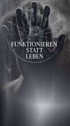 Du musst nicht rund um die Uhr funktionieren. Eigentlich musst du gar nicht funktionieren. Denn, wenn so viele Menschen unter diesen Bedingungen leiden, dann ist es höchste Zeit, diese zu verändern. Lass sie uns nicht mehr hinnehmen, denn das Leben will gelebt und nicht kaputt gedacht werden. Holen wir uns den Freiraum, der uns zusteht.🔛🖤🎧 Spotify 🖤 #deutschesong #funktionieren #leben #genug #zukunft 