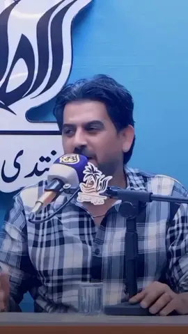 يسوي دهر..@🤣👍🏻 . . . . . . #شعر_شعبي_عراقي #الشاعر_احمد_الغريب #شعب_الصيني_ماله_حل😂😂 #اكسبلور 