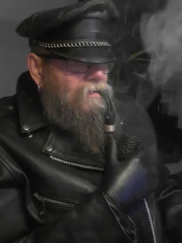 Capture_20251130_x264#pipesmoke #bear #Leather