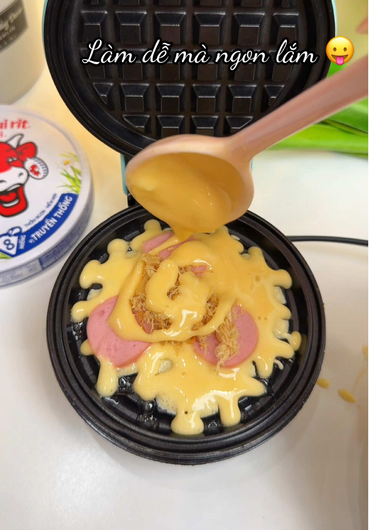 Làm bánh dễ mà ngon hơn ngoài tiệm bằng cái máy này nè mấy bà , con tui mê lắm 🤤 #maylambanhkep #maylambanhtoong #maykepbanh #maynuongbanh #maynuongbanhkep 