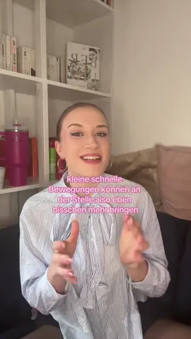 Ich erklär dir heute vier kleine Moves, die dein Datingleben weniger „meh“ und mehr „oh, wow… okay?!“ machen. Nix davon steht in der Bravo, aber trust me – das hier ist Research & Real Life combined. Wenn du dachtest, es geht nur um „neue Positionen“: girl, bitte. Es geht ums WIE.